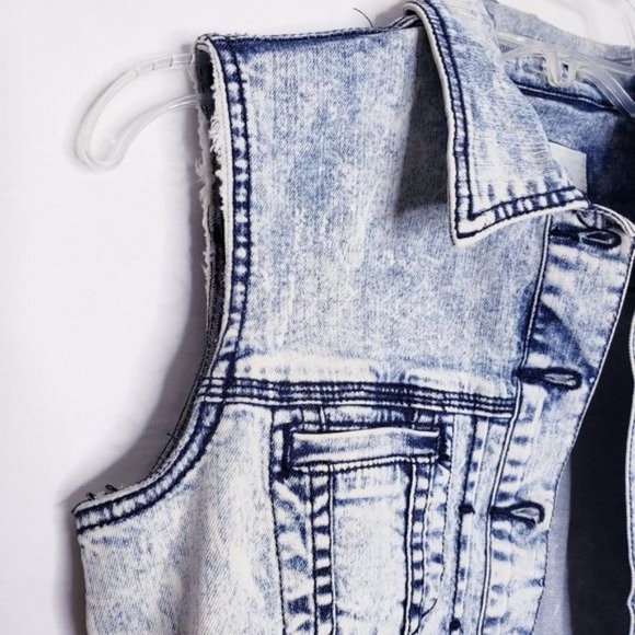 Buffalo David Bitton Acid Washed Distressed Denim Jean Jacket Vest Size Small - Picture 2 of 7